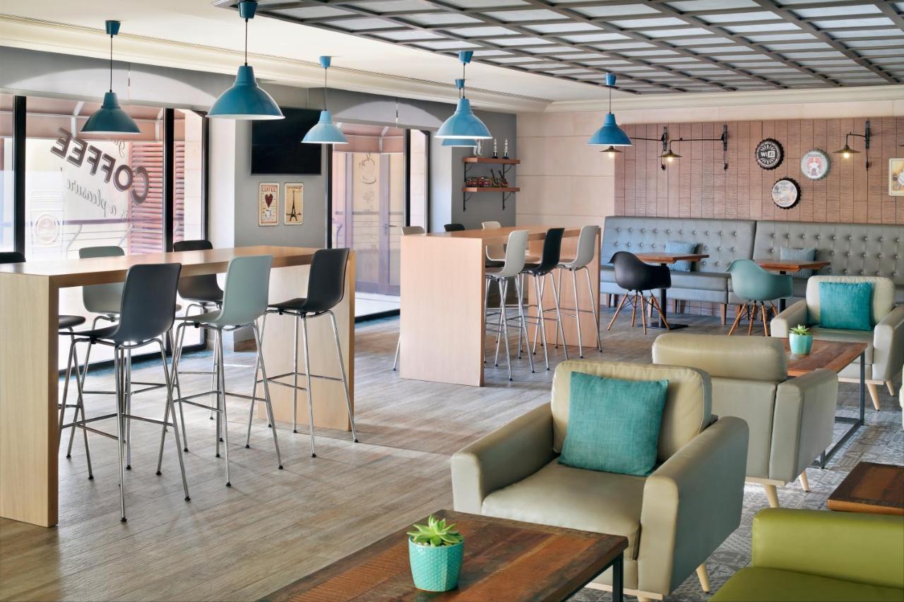 Dead Sea Marriott Resort&Spa Sweimeh Exteriör bild The 9700 lounge at Cape Town International Airport