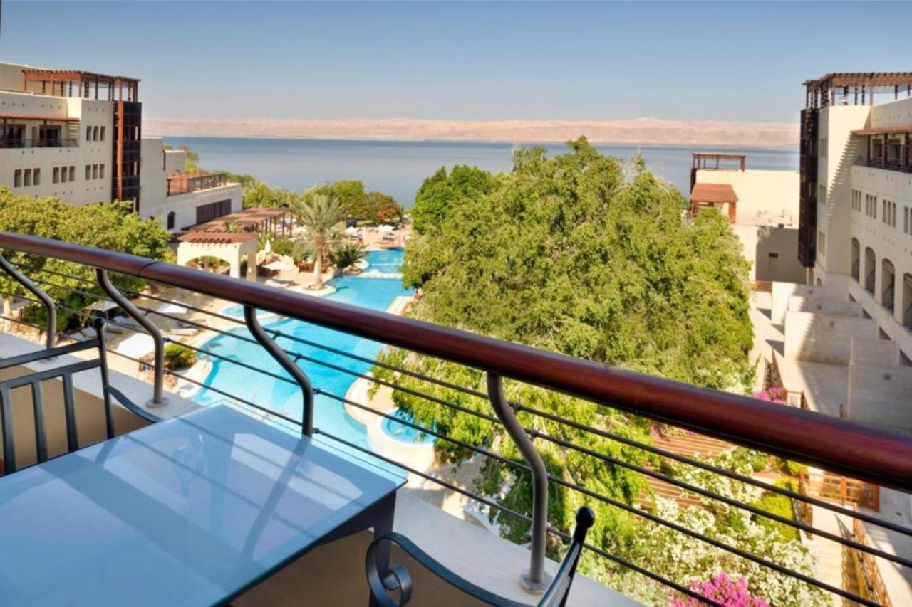 Dead Sea Marriott Resort&Spa Sweimeh Exteriör bild View of the Dead Sea from the Dead Sea Spa Magdala