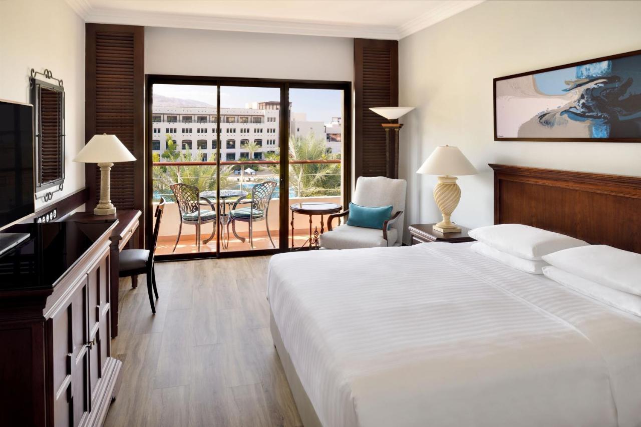 Dead Sea Marriott Resort&Spa Sweimeh Exteriör bild A room at the Hilton Sharm El Sheikh