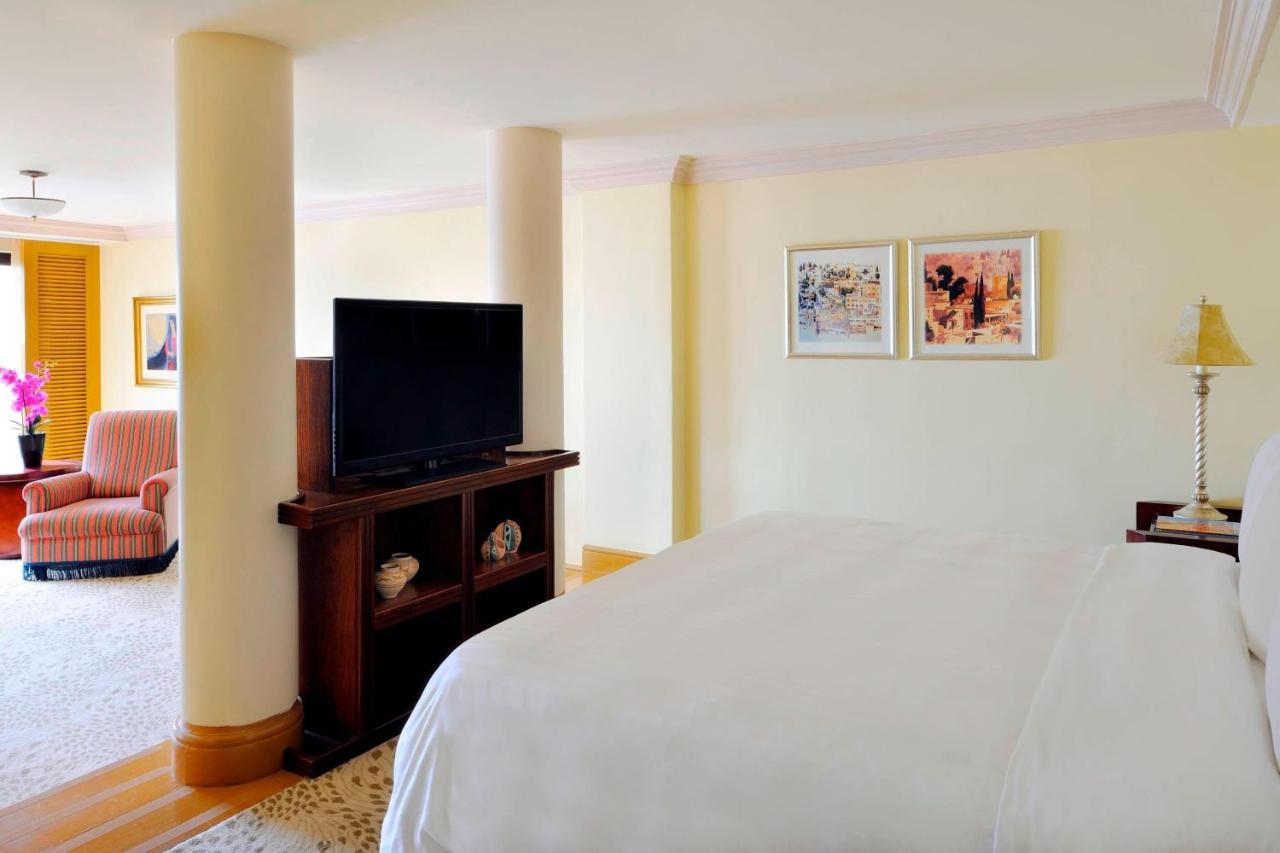 Dead Sea Marriott Resort&Spa Sweimeh Exteriör bild A room at the hotel