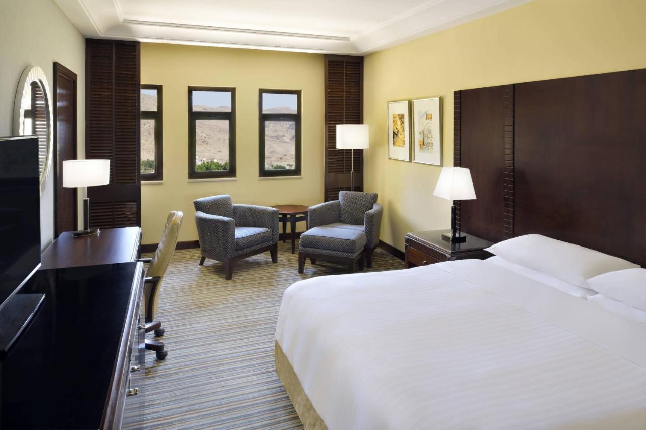 Dead Sea Marriott Resort&Spa Sweimeh Exteriör bild A guest room at the hotel